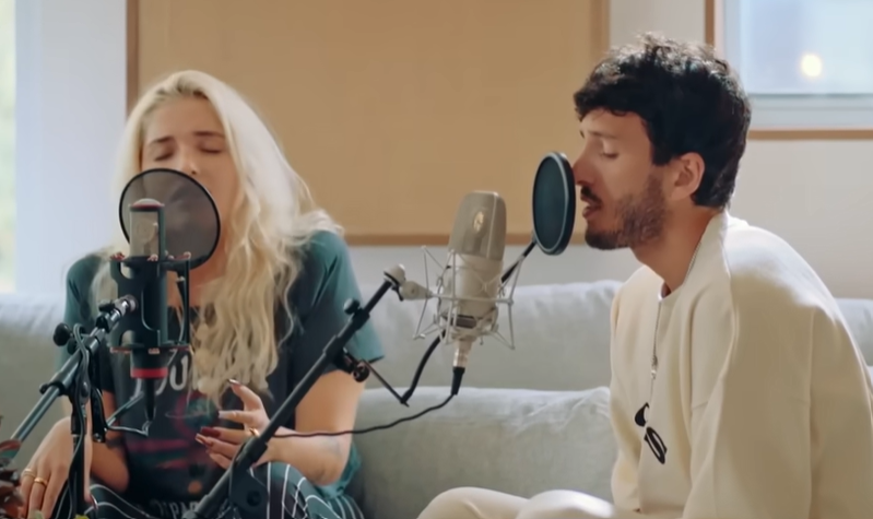 Sebastian Yarta & Elena Rose sing